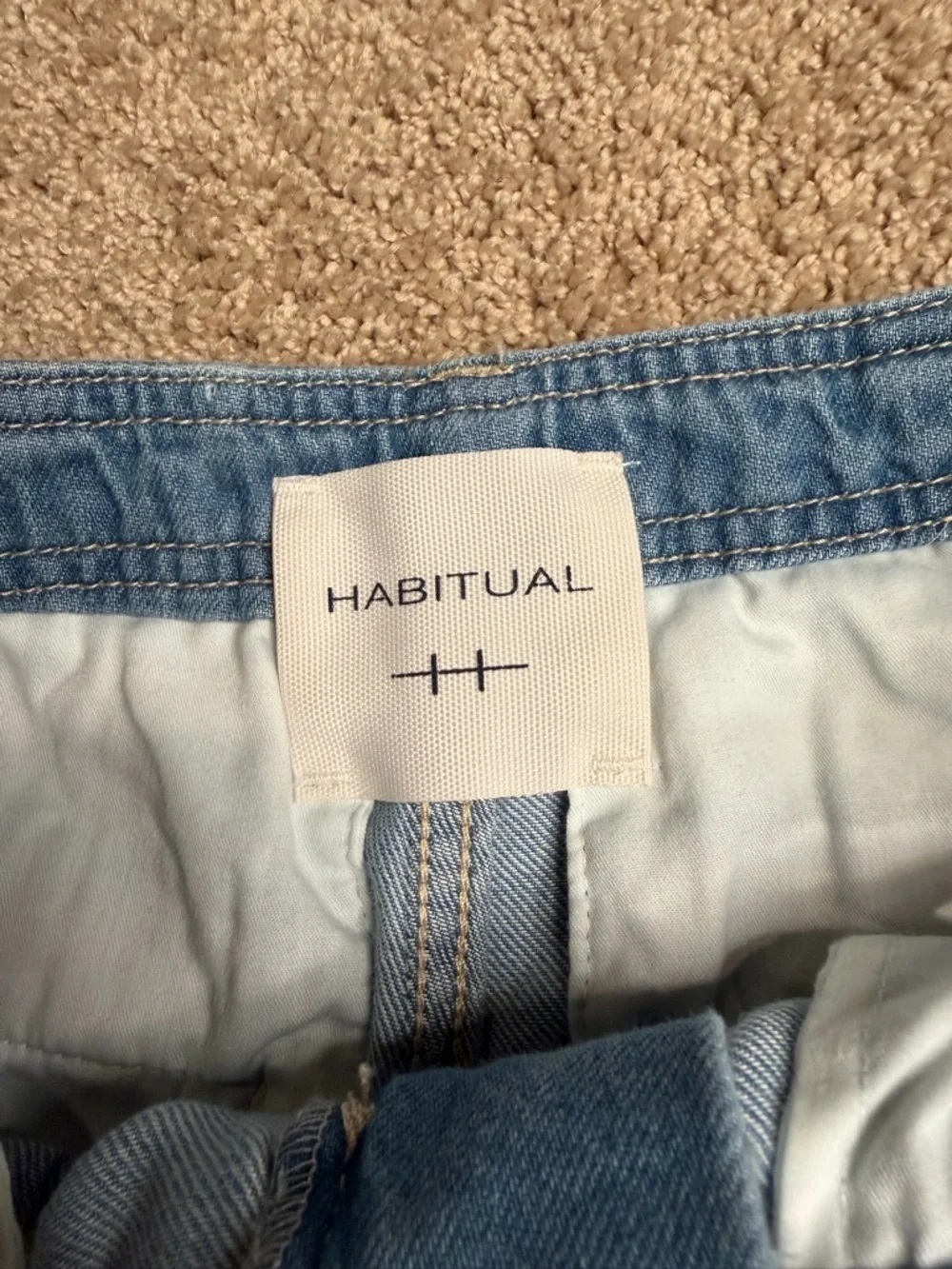 Habitual‎ Light Wash Denim Pants Relaxed Barrel Leg Jeans NWT Size 6/28